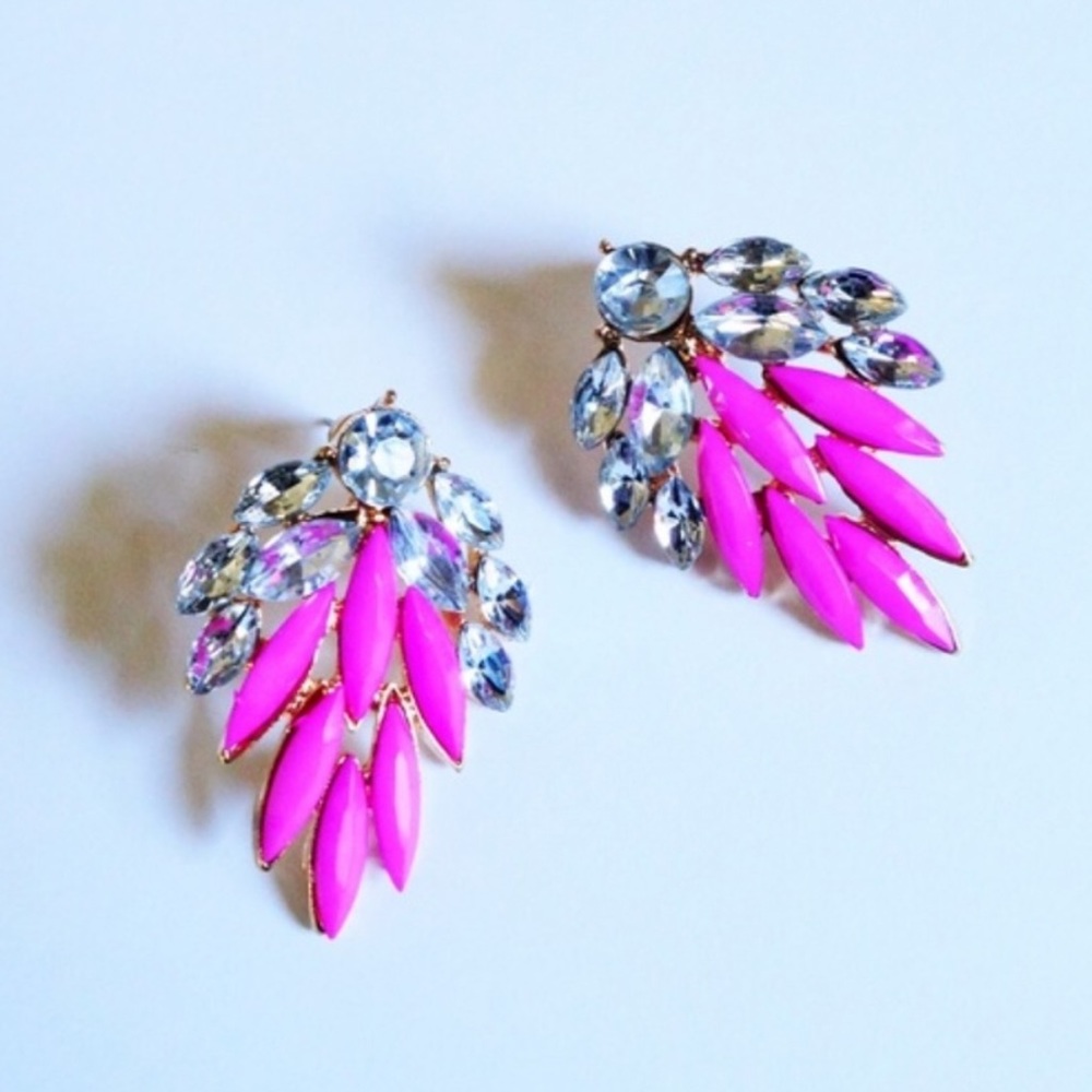 LAST 2‼️💕 PINK CRYSTAL FEATHER EARRINGS! 💕